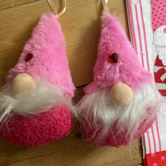 VALENTINES DAY GNOME set - Picture 2 of 2